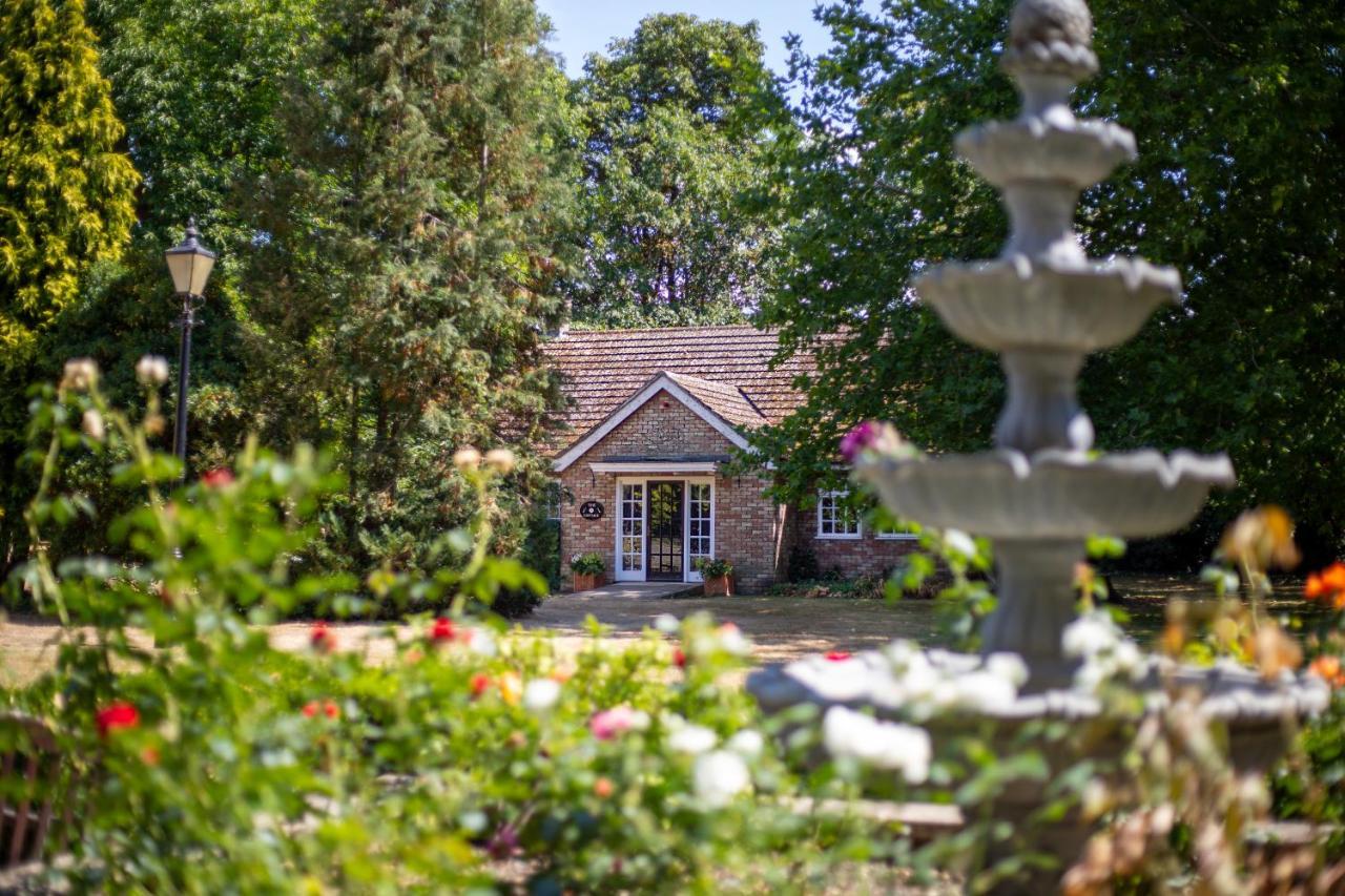 Woodland Manor Hotel Bedford Zewnętrze zdjęcie